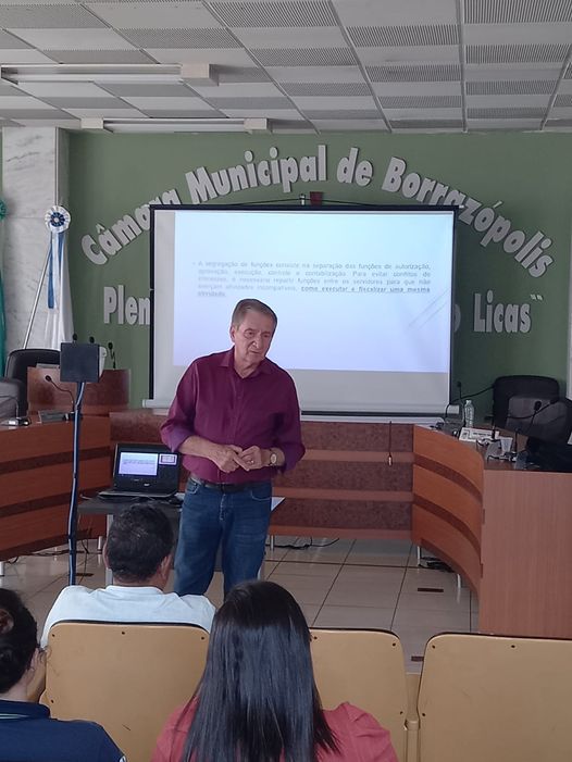 Curso de Capacitação sobre Nova Lei de Licitação na Câmara Municipal de Borrazópolis